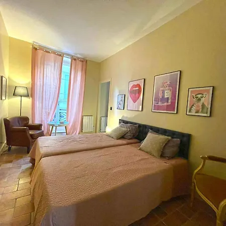 Appartamento Dans Le Marais 3